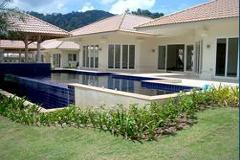 Bungalow wth private swimming pool