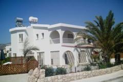 Detached villa close to the beach