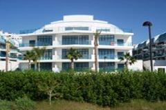 CTP0412-2 BED APARTMENT WITH COMMUNAL POOLS & LANDSCAPED GARDENS