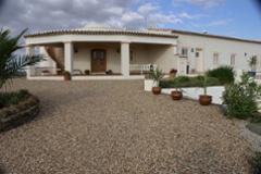 Monte Cerro Farmhouse and Land