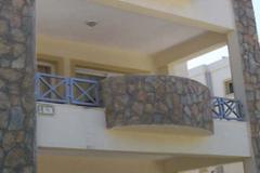 Large Second floor apartment close to the town centre