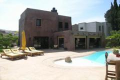 Lovely Detached Private Villa on large plot of land with its own private pool.