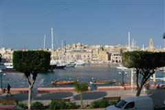 Large Apartment Close To The Sea