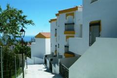 CTP0439-LARGE TOWNHOUSE IN PRETTY HAMLET ONLY 10 MINUTES FROM THE COAST