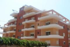 Offers Stunning Sea Views
