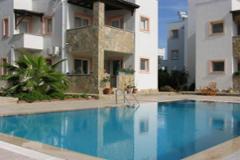 2 Bed apartment with shared pool