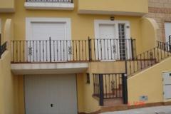 3 bedroom town house with garage