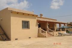3 bedroom villa, with private pool and gardens