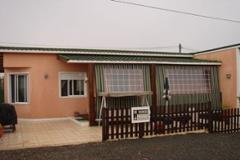 2 bedroom partly furnished park home 