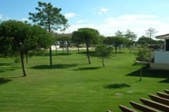 Fully furnished 2 bedroom apartment, access to golf, heated swimming pool, resta...
