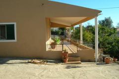 Traditional 3 bedroomed  portuguese house in countryside only 10 minutes drive f...
