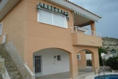 Large detached villa with garage and garden