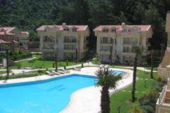 3 bed apartment with pool