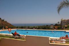 Lovely ground floor apartment with good sea views in Mijas Costa
