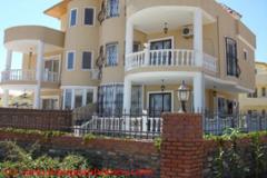villa 5 minutes walk to the beach. 