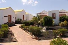 1 & 2 bed apartments on residential complex with large swimming pool