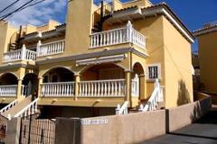 Villa - terraced house in Alicante