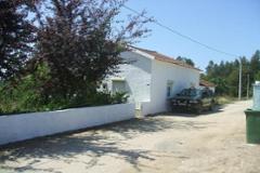 2 bed bunglalow on the outskirts of a small village