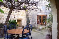 Very charming 3 bed House of Character 