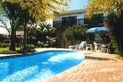 LUXURY LAGOONSIDE GUESTLODGE