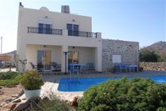 3 bed villa with pool