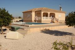 3 bed villa with pool & horse field