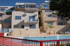 2 bedroom maisonette in complex