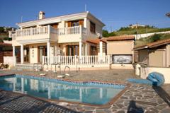 Spacious 4 bedroom villa