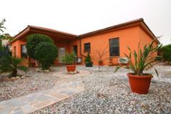 **NEW PRICE** Immaculate 4 bedroom detached bungalow in quiet residential locati...