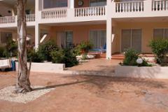 Ground floor apartment in nice complex
