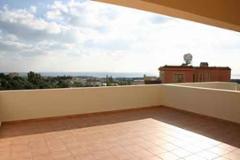 Stunning 1 bedroom apartment in popular village
