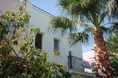 Beautiful villa with great mountain and pine forrest views