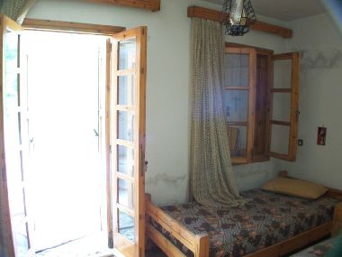 Photo 4 of 