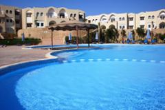 One bedroom apartments with garden and pool view