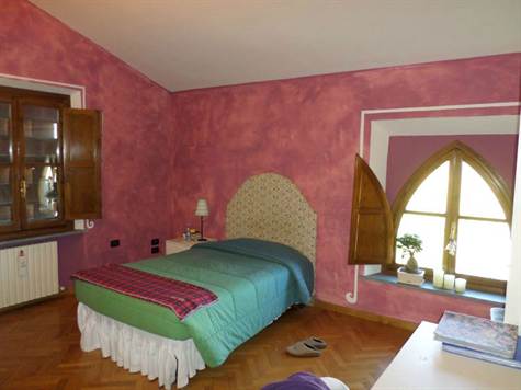 Villa - House For Sale in Capannori, Lucca, Italy