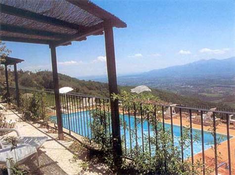 Villa - House For Sale in Lucca, Italy