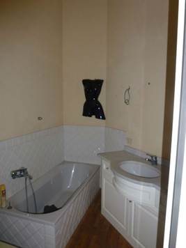 Villa - House For Sale in Lucca, Italy