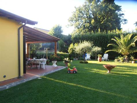 Villas For Sale in Lucca, Italy