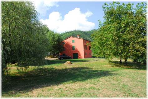 Villa - House For Sale in Pescaglia, Lucca, Italy