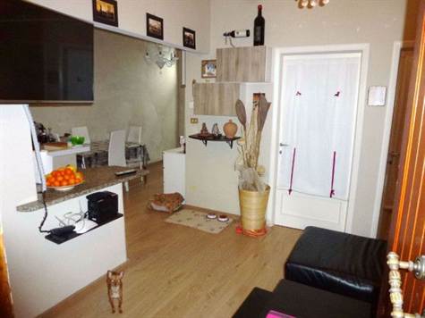 Apartment For Sale in Lucca, Italy