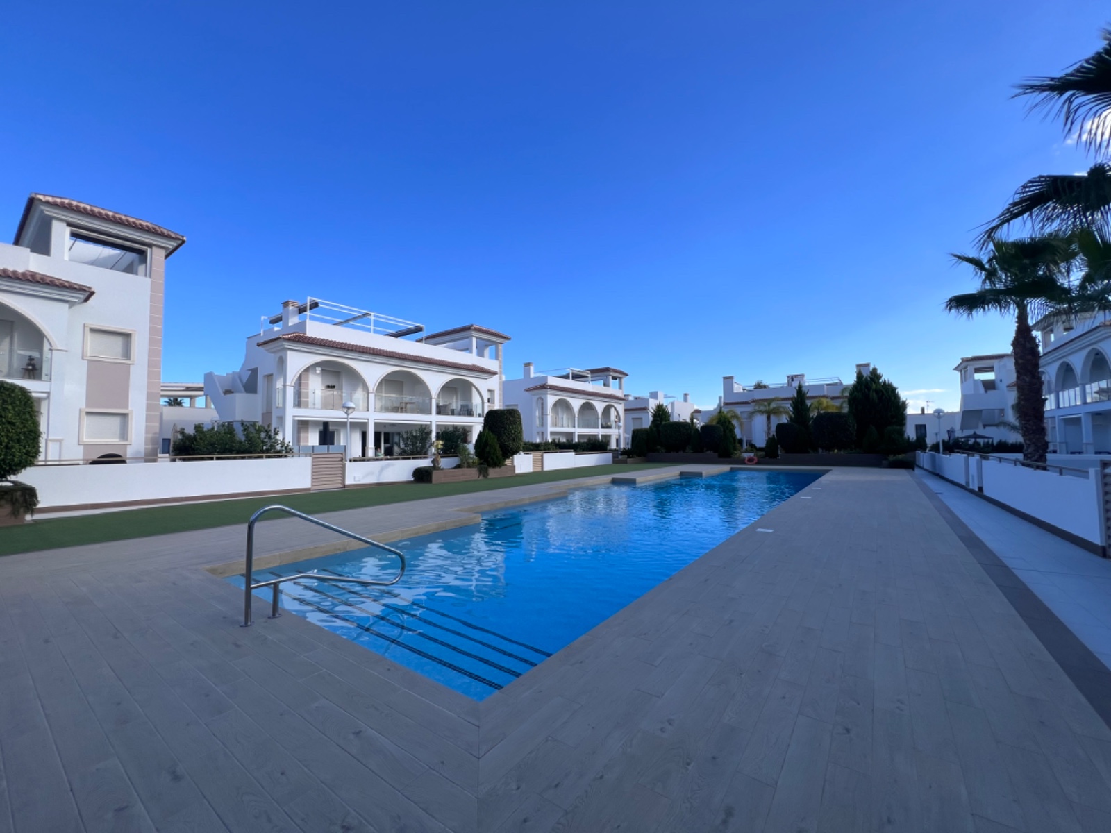Apartment For Sale in Pueblo Mascarat, Alicante, Spain