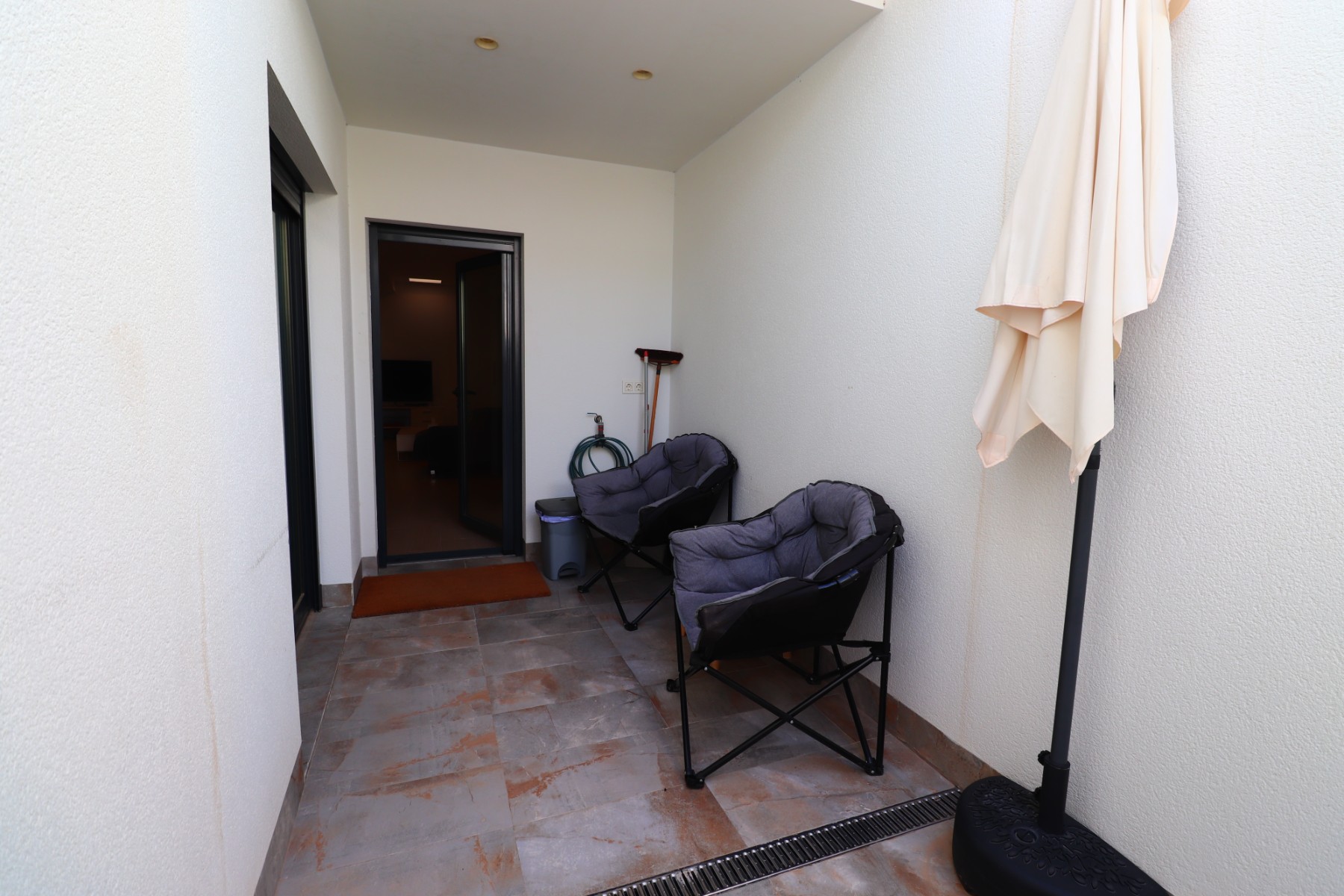 Photo 2 of 