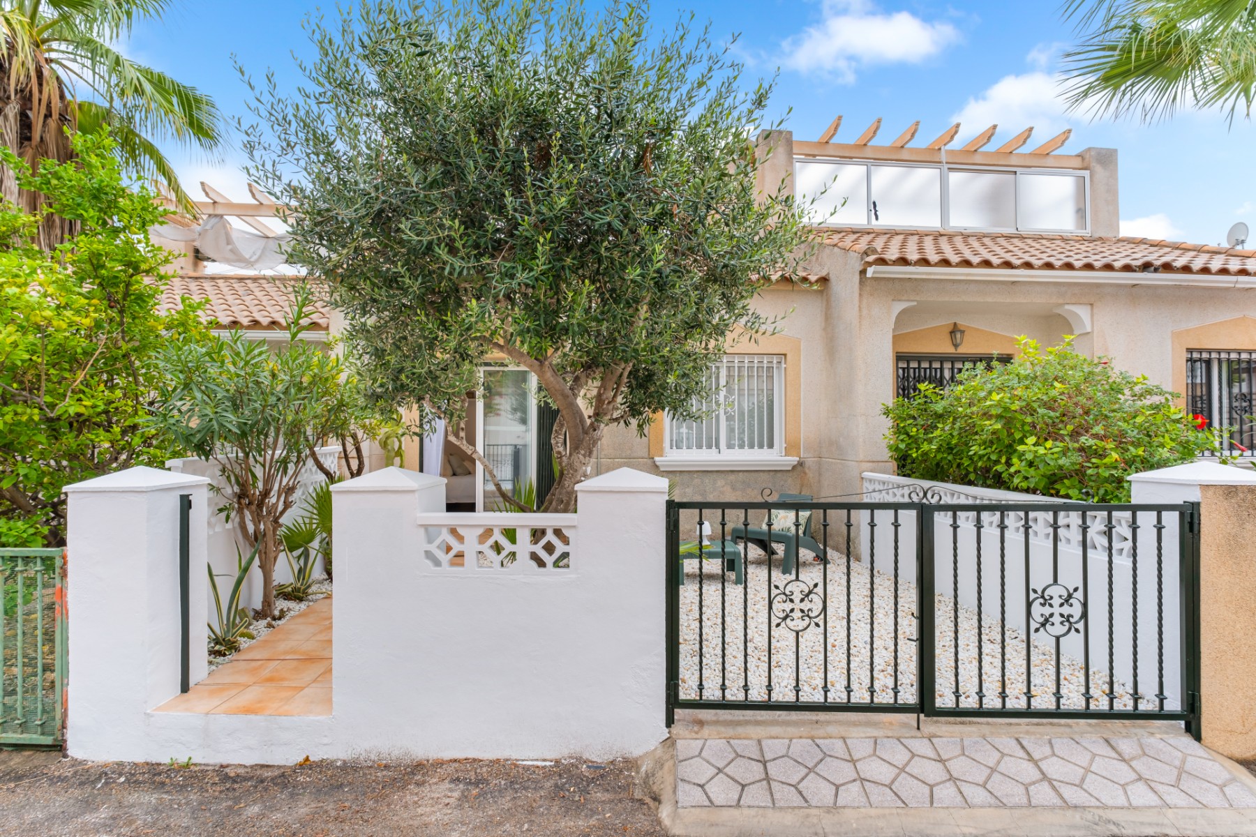 Apartment For Sale in Villamartín, Alicante, Spain