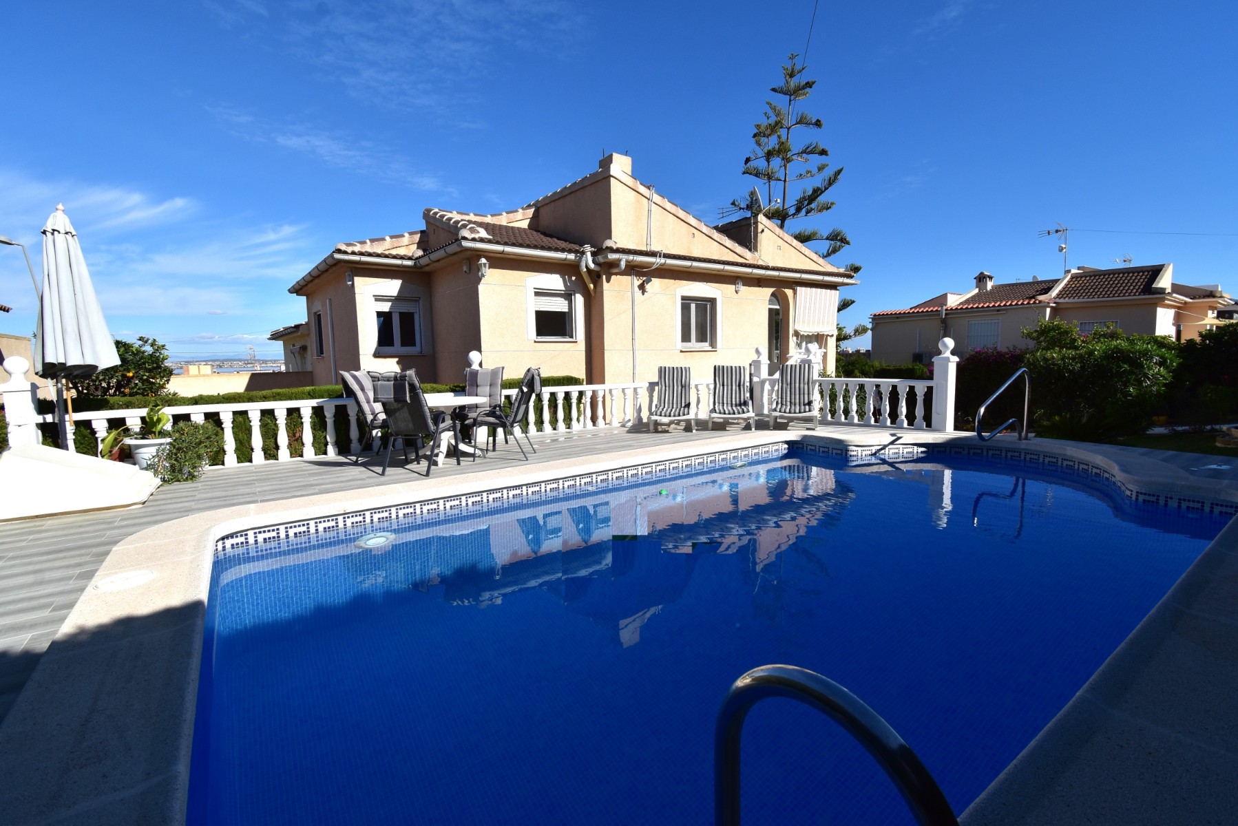 Apartment For Sale in Los Balcones, Alicante, Spain
