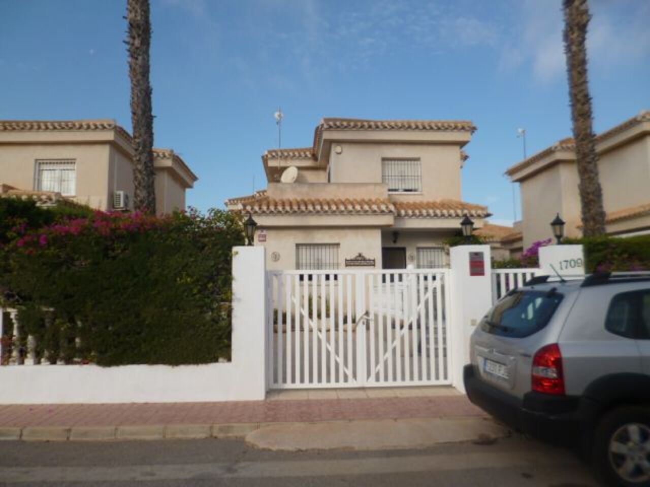 3-bed Apartment for sale in Alicante, Spain