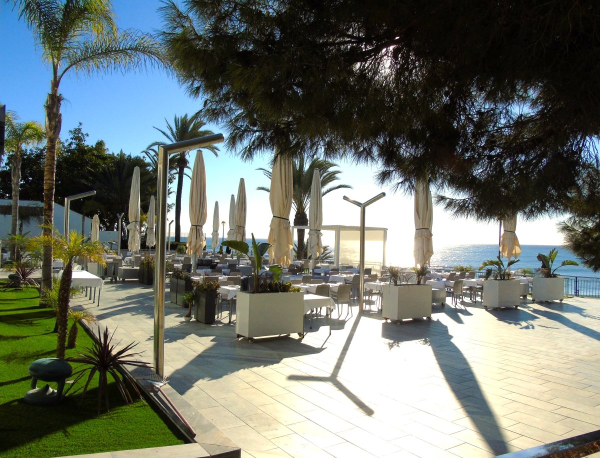 Photo 9 of Apartment overlooking swimming pool and 400 metres from the beach!