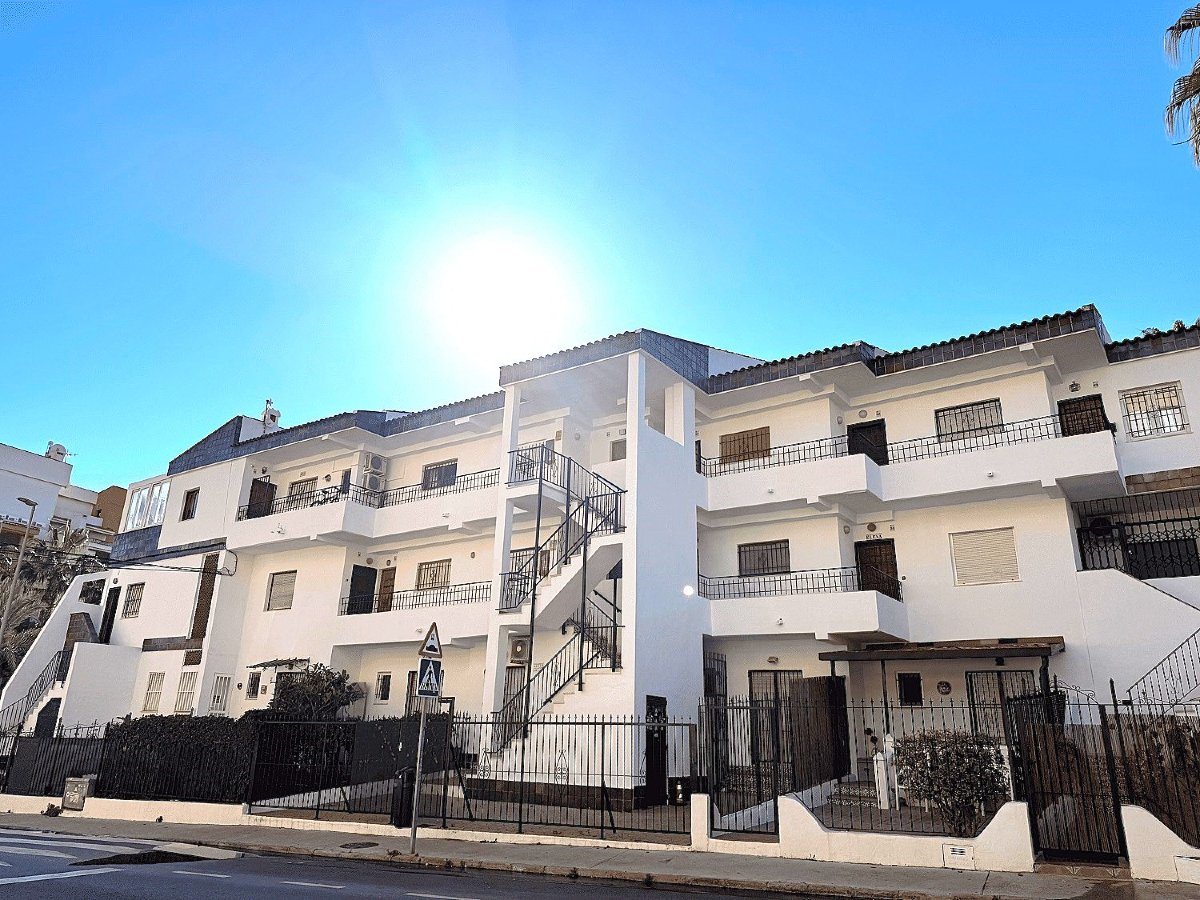 Photo 3 of Apartment overlooking swimming pool and 400 metres from the beach!