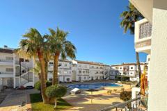 Apartment overlooking swimming pool and 400 metres from the beach!