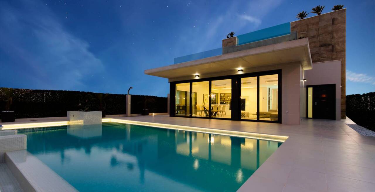 4-bed Apartment for sale in Alicante, Spain