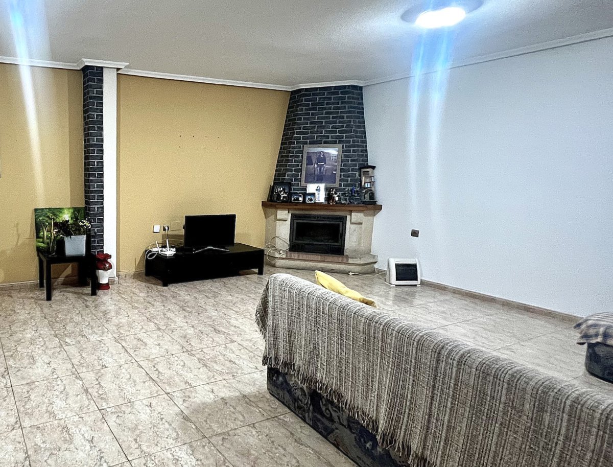 Photo 4 of 4-bedroom apartment with 2 interior patios.